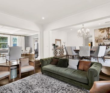 Timeless Family Elegance in Elite Surrounds * Fully Furnished * - Photo 2