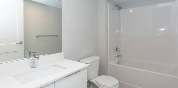 Beautiful 1 bedroom Apartment - Photo 2