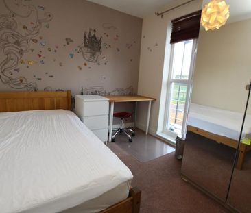 6 bedroom terraced house to rent - Photo 5