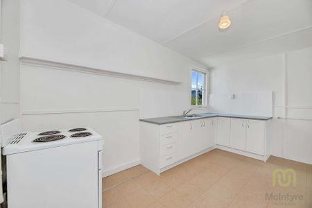 Charming Rustic Cottage in Historic Lanyon Homestead - Photo 5