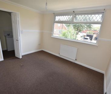 3 bedroom semi-detached house to rent - Photo 4