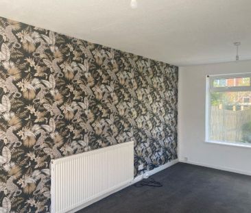 2 bedroom end of terrace house to rent - Photo 2