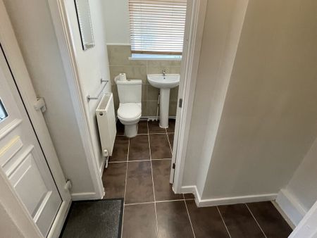 Blenheim Avenue, Barnsley - Photo 4