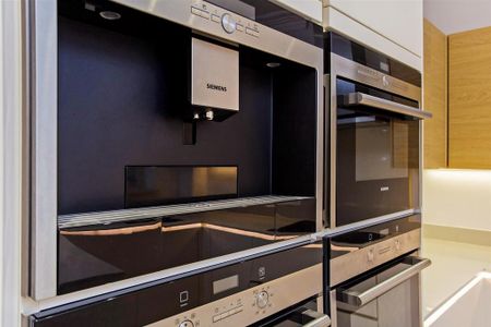 4 bedroom townhouse to rent - Photo 3