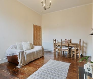 2 bedroom Flat to rent in Sandringham Road, South Gosforth, Newcast... - Photo 2