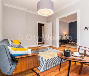 Familienfreundliche 3-Zimmer-Altbauwohnung mit Balkon in Hamburg-Al... - Photo 1