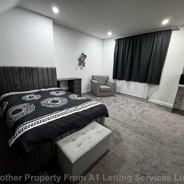 Chester Road, Castle Bromwch, B36 - Photo 1