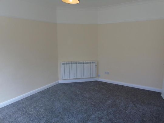 2 bedroom ground floor flat to rent - Photo 1