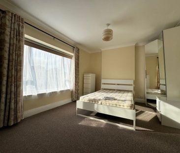 THREE DOUBLE BEDROOM STUDENT-P07604 - Photo 4