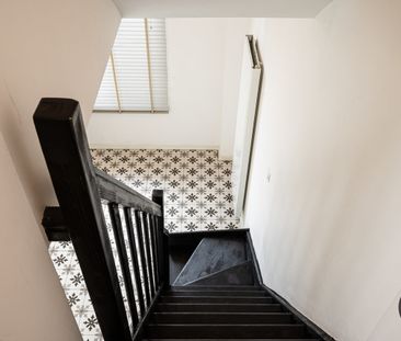 Lichtrijke gerenoveerde hoekwoning te Gent - Photo 2