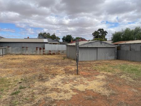 27 Douglas Street&comma; Port Augusta - Photo 2