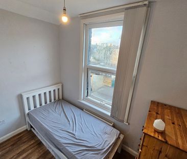 4 Bed Terraced House, Beechfield Road, N4 - Photo 2