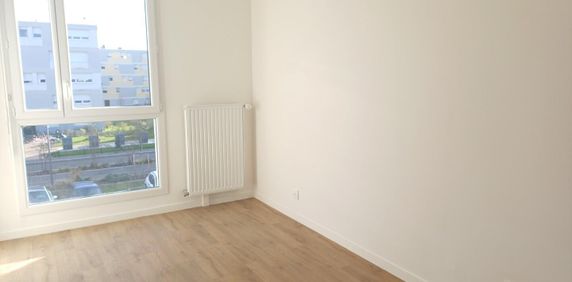 location Appartement T3 DE 63m² À CARRIERES SOUS POISSY - Photo 2