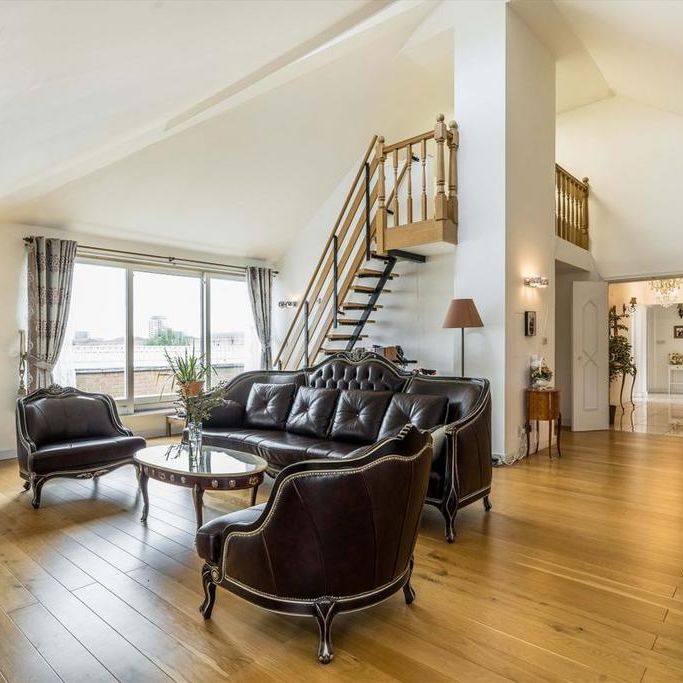 3 bedroom flat to rent - Photo 1