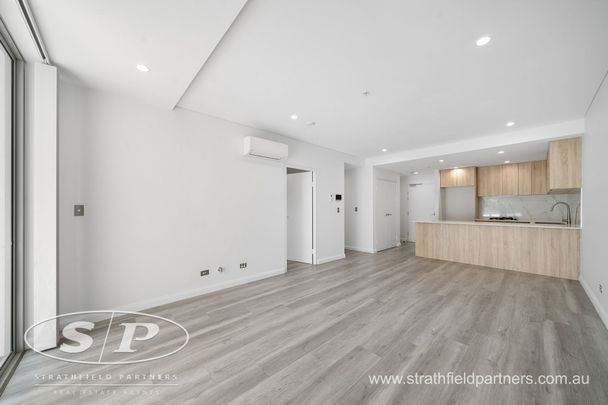 Luxury 2 Bedroom Apartment - Photo 1