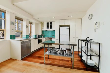 Stylish 2-bedroom apartment near RMIT University - Photo 5