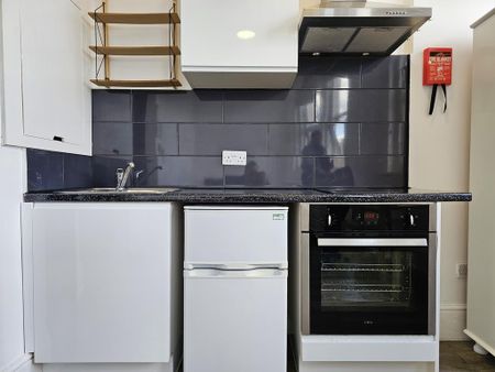 Studio to rent - Photo 4