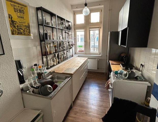 2-Zimmer-Altbauwohnung in Friedrichshain – voll möbliert - Photo 1