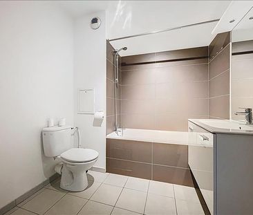 2 pièces - Meublé - 44,45 m² - 2ème étage - Colocation non autorisée - Photo 2