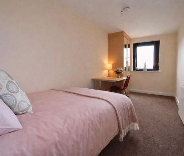 4 bedroom apartment to rent - Photo 5