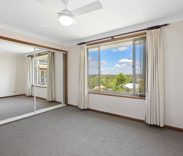 Large Family Home - Minutes to Lighthouse Beach - Photo 4