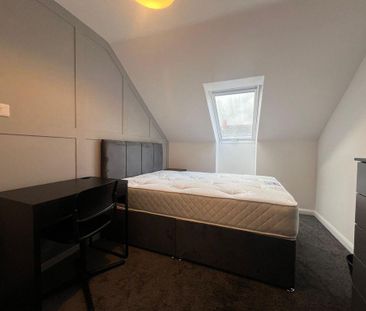 1 bedroom in a flat share to rent - Photo 5