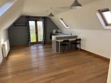 5 bedroom detached house to rent - Photo 2