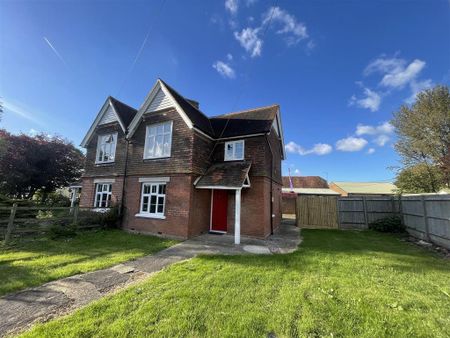 3 bedroom semi-detached house to rent - Photo 2
