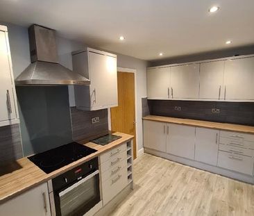 2 Bed Flat, Foxhill Court, LS16 - Photo 5