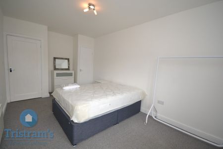 2 bed Flat for Rent - Photo 5