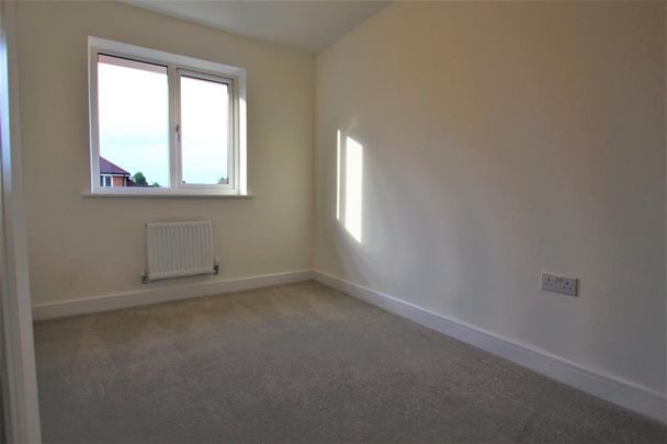 Trinity Wood, West End - 3 bedrooms Property for lettings - Seymours - Photo 1
