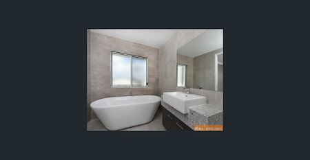 Prestige Property with Solar Panels & Shed! - Photo 2