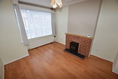 3 bedroom semi-detached house to rent - Photo 3