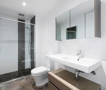 In The Heart Of The City - Photo 6