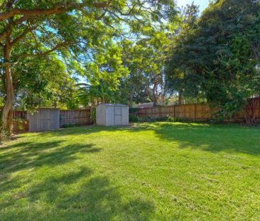 Great Sized Family Home with Oversized Child Friendly Yard - Photo 4