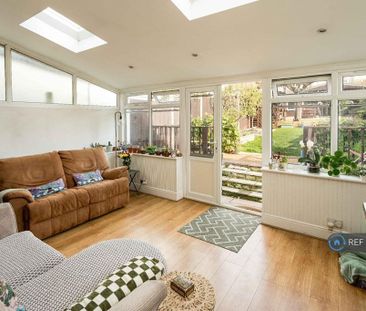 3 bedroom terraced house to rent - Photo 6