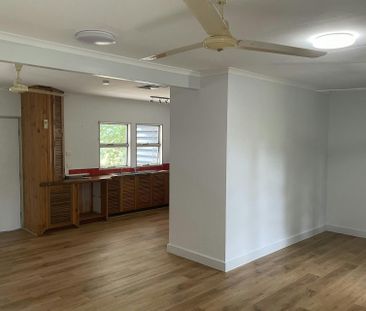 DELIGHTFUL FAMILY HOME - Photo 3