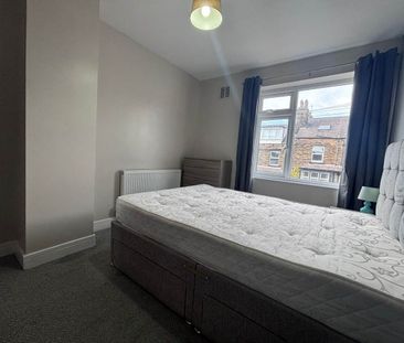 Rosemont Walk (Room 3), Bramley, Leeds - Photo 5