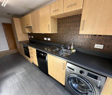 2 bedroom penthouse to rent - Photo 5