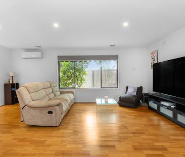 Renovated 2 bedroom unit - 6mth lease - Photo 6
