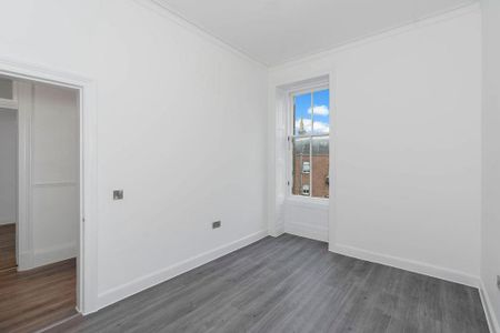 3 bedroom flat to rent - Photo 2