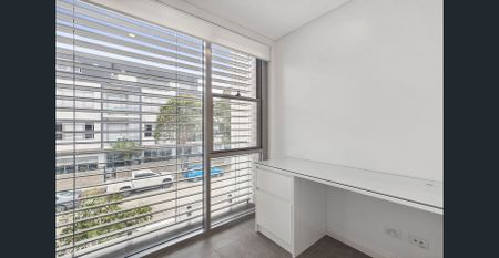 Stylish 3-Bedroom Townhouse Offering Urban Lifestyle, Quality & Prestige - Photo 5