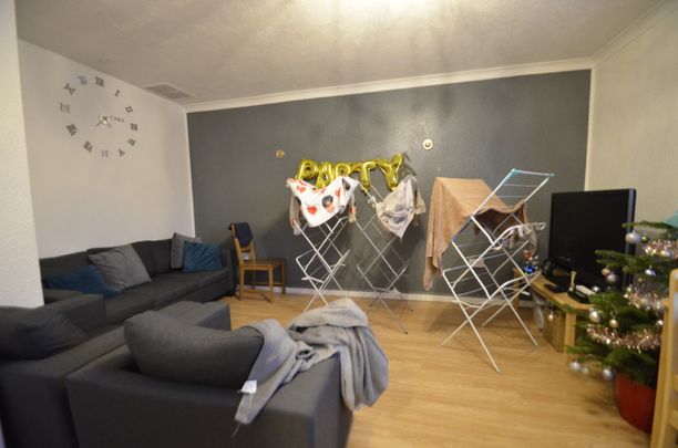 4 bedroom Property to rent - Photo 1