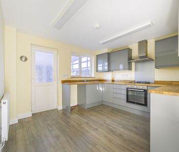2 Bedroom - Photo 5