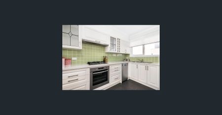 Moments from Koorang Road - Photo 2