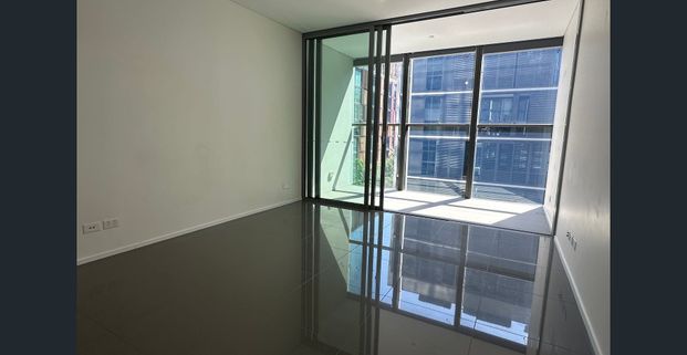 Located in the heart of Central Park - Photo 1