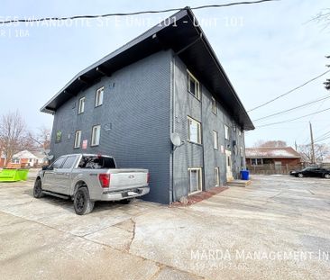 NEWLY RENOVATED 1-BEDROOM/1-BATH APARTMENT + HYDRO - Photo 3