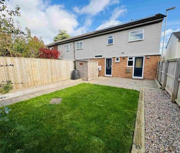 3 bedroom end of terrace house to rent - Photo 2