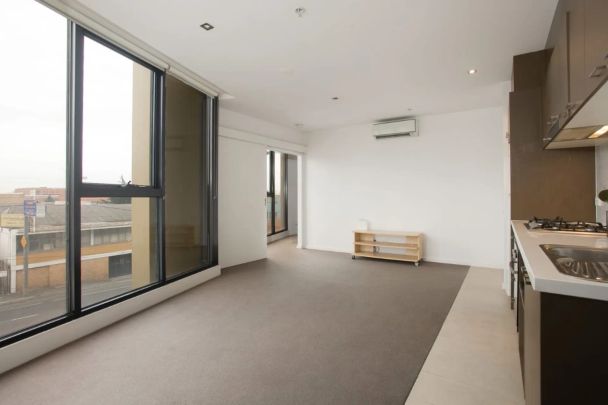 Affordable entry-level into North Melbourne - Photo 1