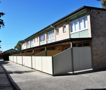 SPACIOUS SPLIT LEVEL UNIT - Photo 2